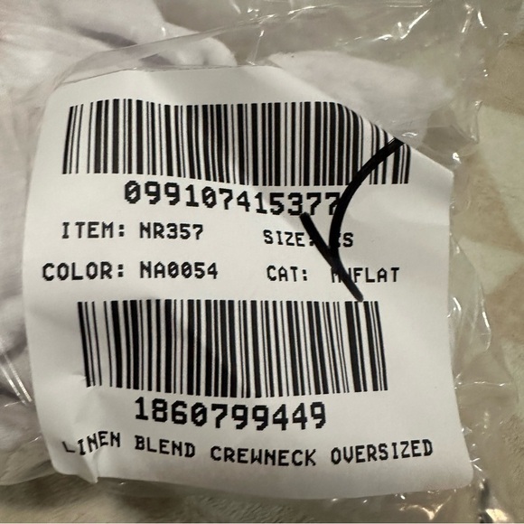 Madewell 
Linen-Blend Crewneck Oversized Tee - Picture 5 of 5